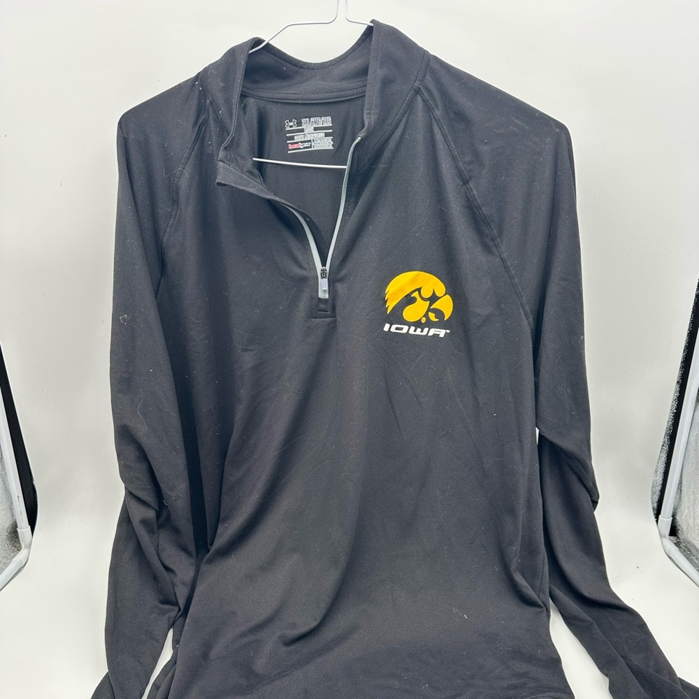 Iowa Hawkeyes UnderArmour. Size Xl​ 1/2 zip up